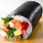 節分の日に丸かぶり寿司「恵方巻き」を食べて無病息災